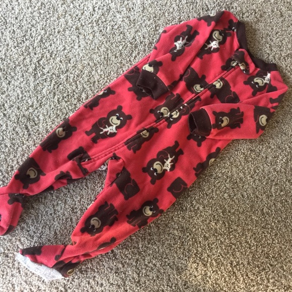 Baby winter hat and footed pajamas - Picture 4 of 6